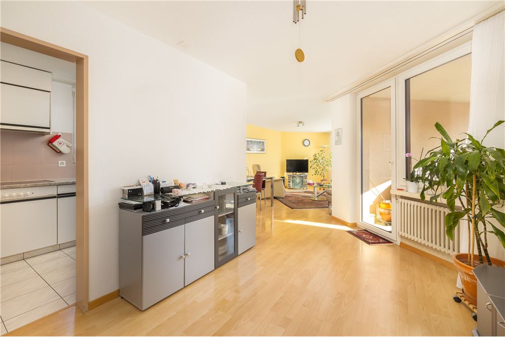 Residential Condo/Apartment Regensdorf, Zurich CH 11847101348