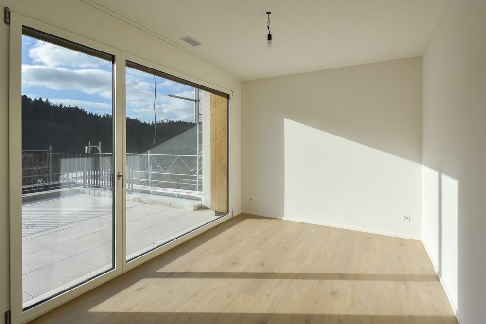 Wohnung - Kauf - Mettau, Aargau - Mettau Terrassenhaus Zimmer.jpg - 115360003-538