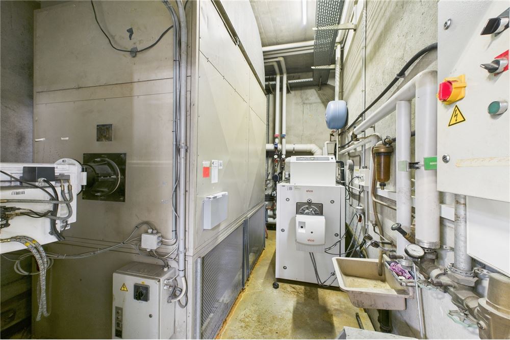 บ้านที่กั้นเป็นสองส่วน - อุตสาหกรรม - Biasca, Tessin - CH - 44 - 119001001-2933