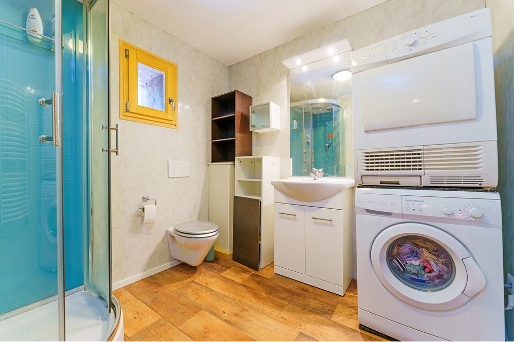 Résidentiel - Ferme - Charmey (Gruyère), Freiburg - CH - Bathroom Apartement.jpg - 119791003-374