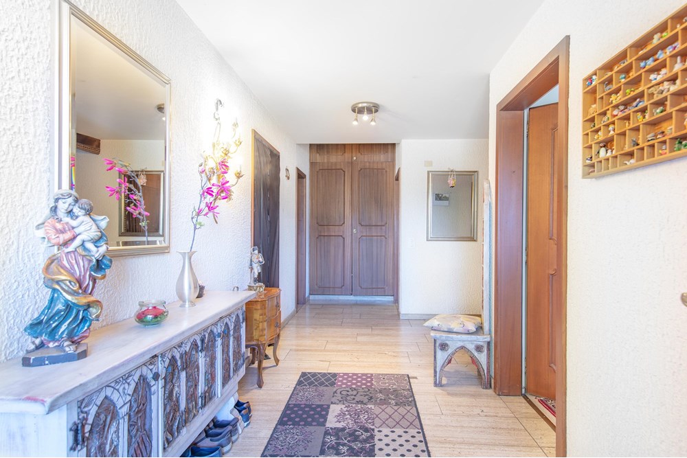 Villa - Kauf - Vitznau, Luzern - 253A6482.jpg - Eingangshalle - 119871001-102