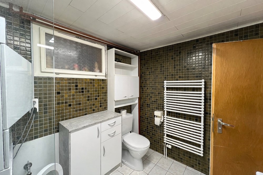 Einfamilienhaus - Kauf - Hofstetten bei Brienz, Bern - BAD OG KI.jpeg - 111211001-117