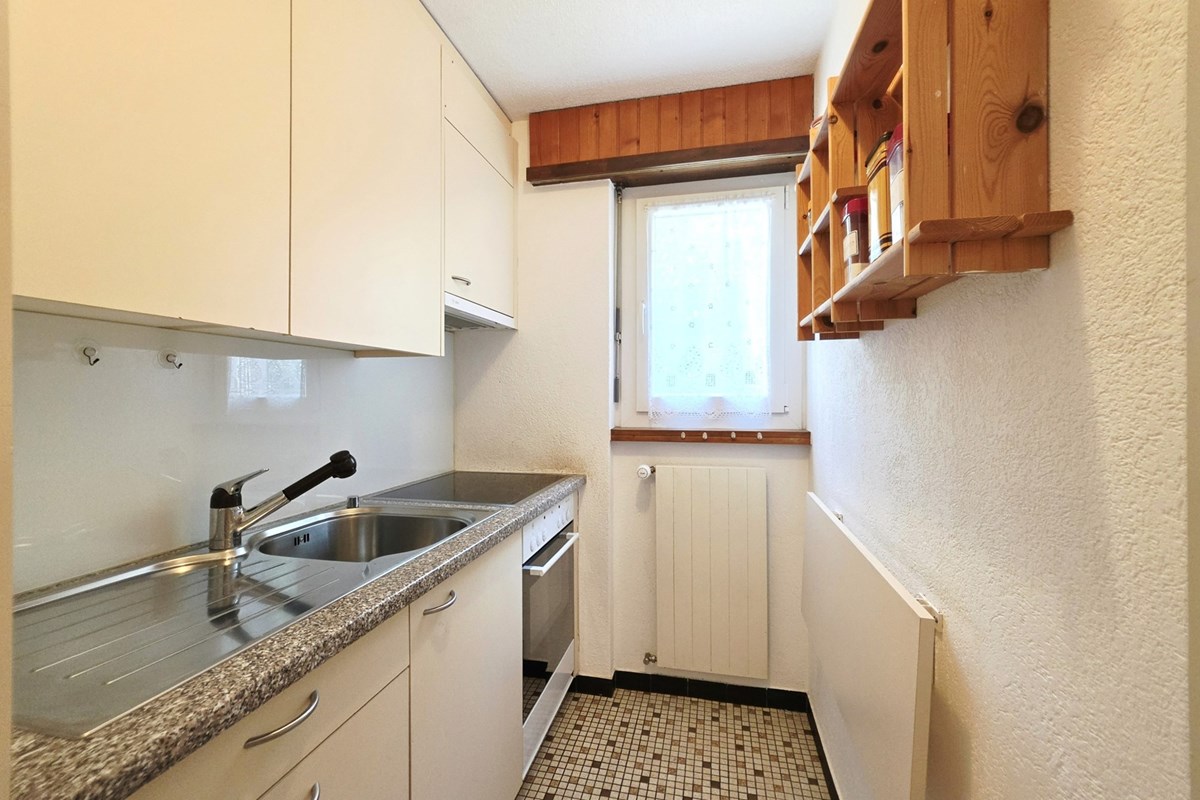 Wohnung - Kauf - Leukerbad, Wallis - 3.5 Zi-Wohnung in Leukerbad-Küche a.jpg - Küche - 119101007-745