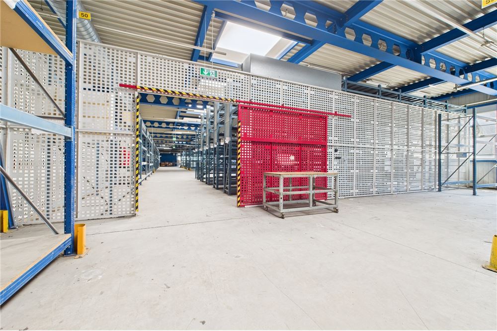 บ้านที่กั้นเป็นสองส่วน - อุตสาหกรรม - Biasca, Tessin - CH - 36 - 119001001-2933