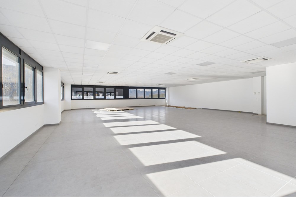 Geschäftshaus - Kauf - Giubiasco, Tessin - CAM02262G0-PR0625-STILL014.jpg - 119001099-51