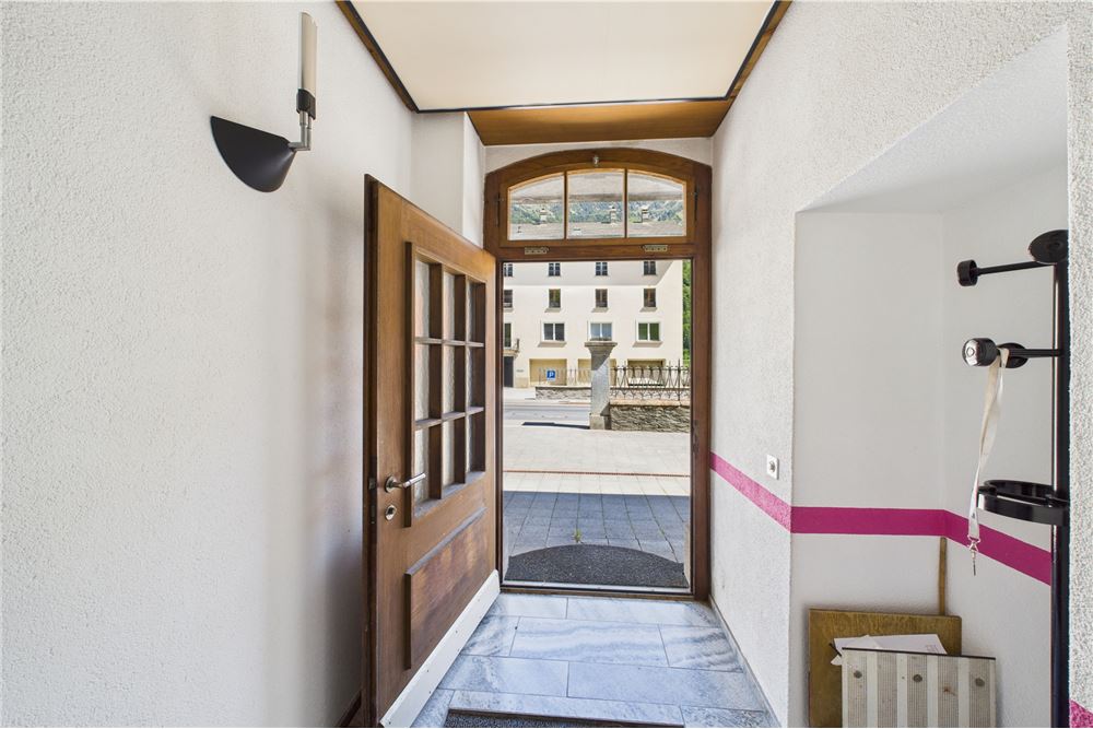 Comercial - Edificio - Quinto, Tessin - CH - 3 - 119001001-2893