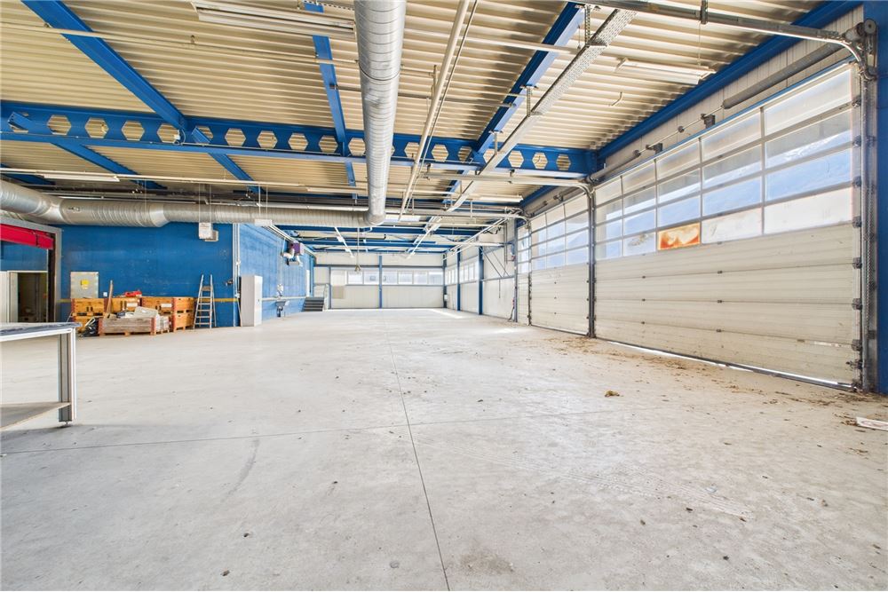 บ้านที่กั้นเป็นสองส่วน - อุตสาหกรรม - Biasca, Tessin - CH - 40 - 119001001-2933