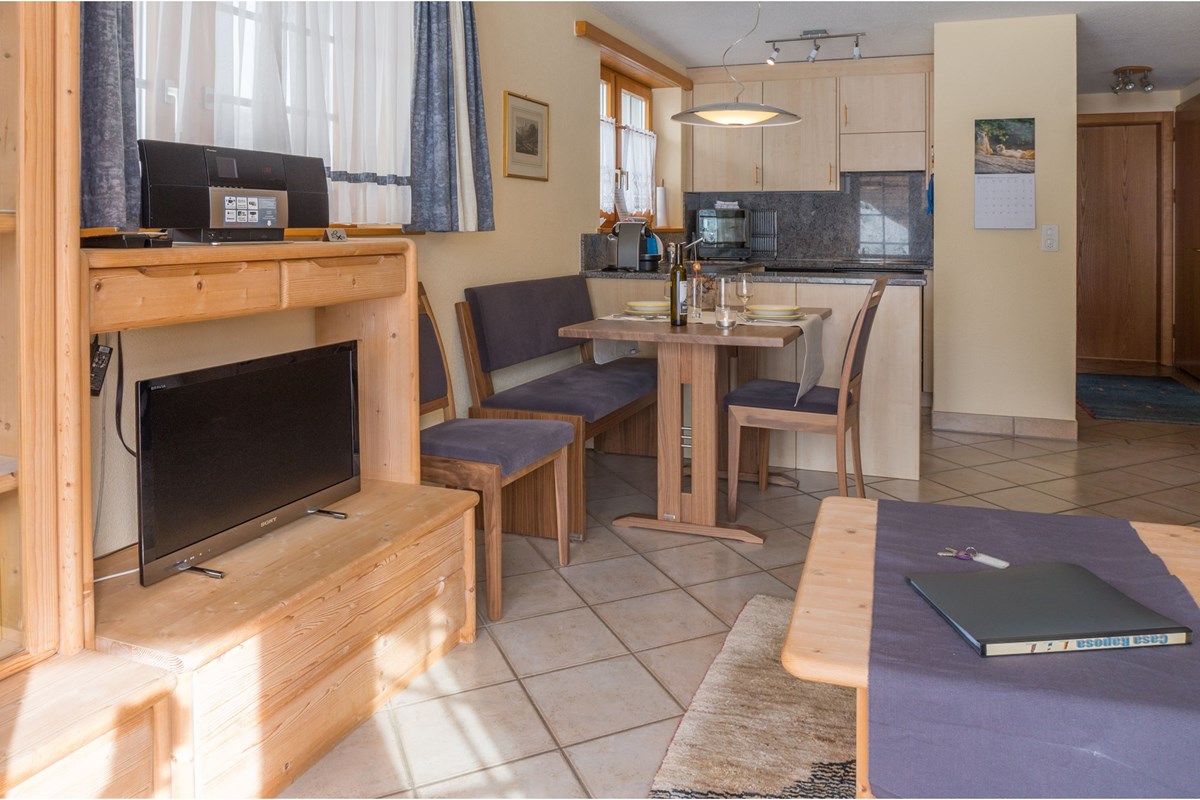 Wohnung - Vermietung - Zermatt, Wallis - 2148104_Wohnen-Essen_2.jpg - 117400002-370