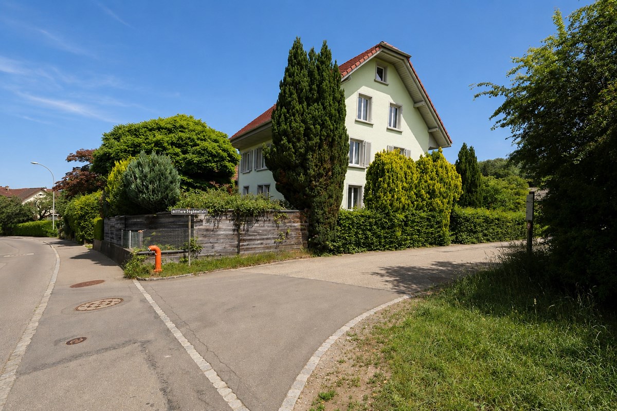 Einfamilienhaus - Kauf - Menziken, Aargau - einfamilienhaus-menziken-Aussen2.jpg - 111301001-5