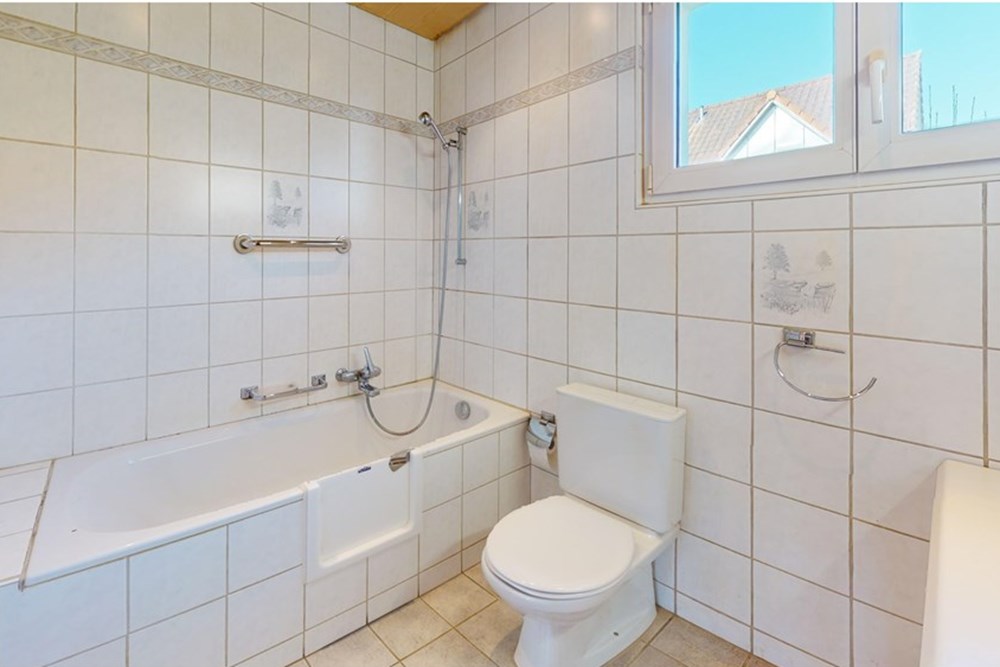 Einfamilienhaus - Kauf - Oberglatt, Zürich - Oberglatt-Leder-Bathroom.jpg - 119641003-179