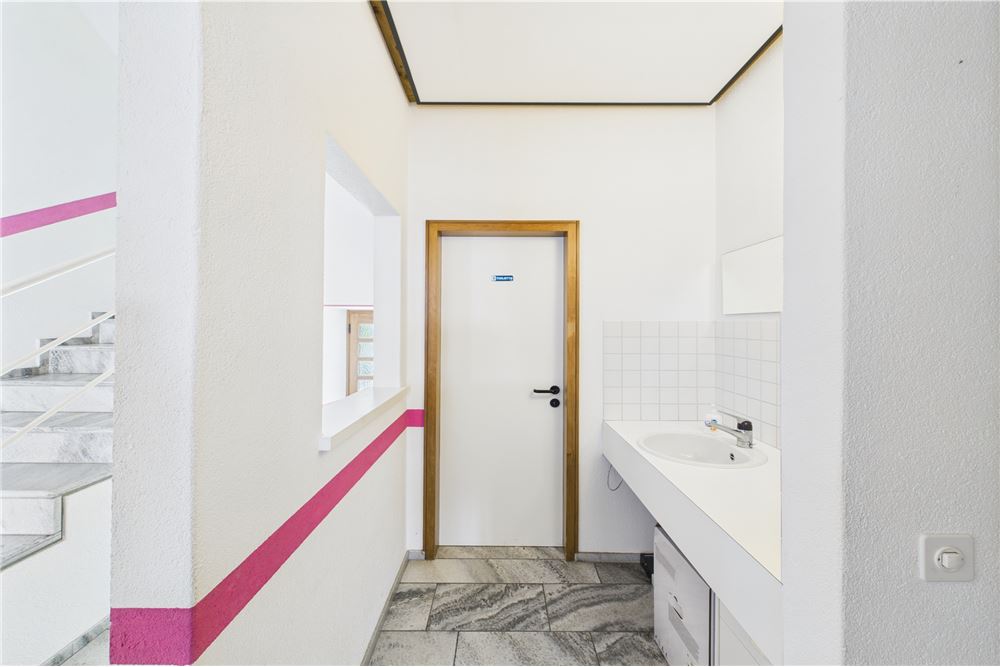 Residential - فيلا مستقله - Quinto, Tessin - CH - 56 - 119001001-2907