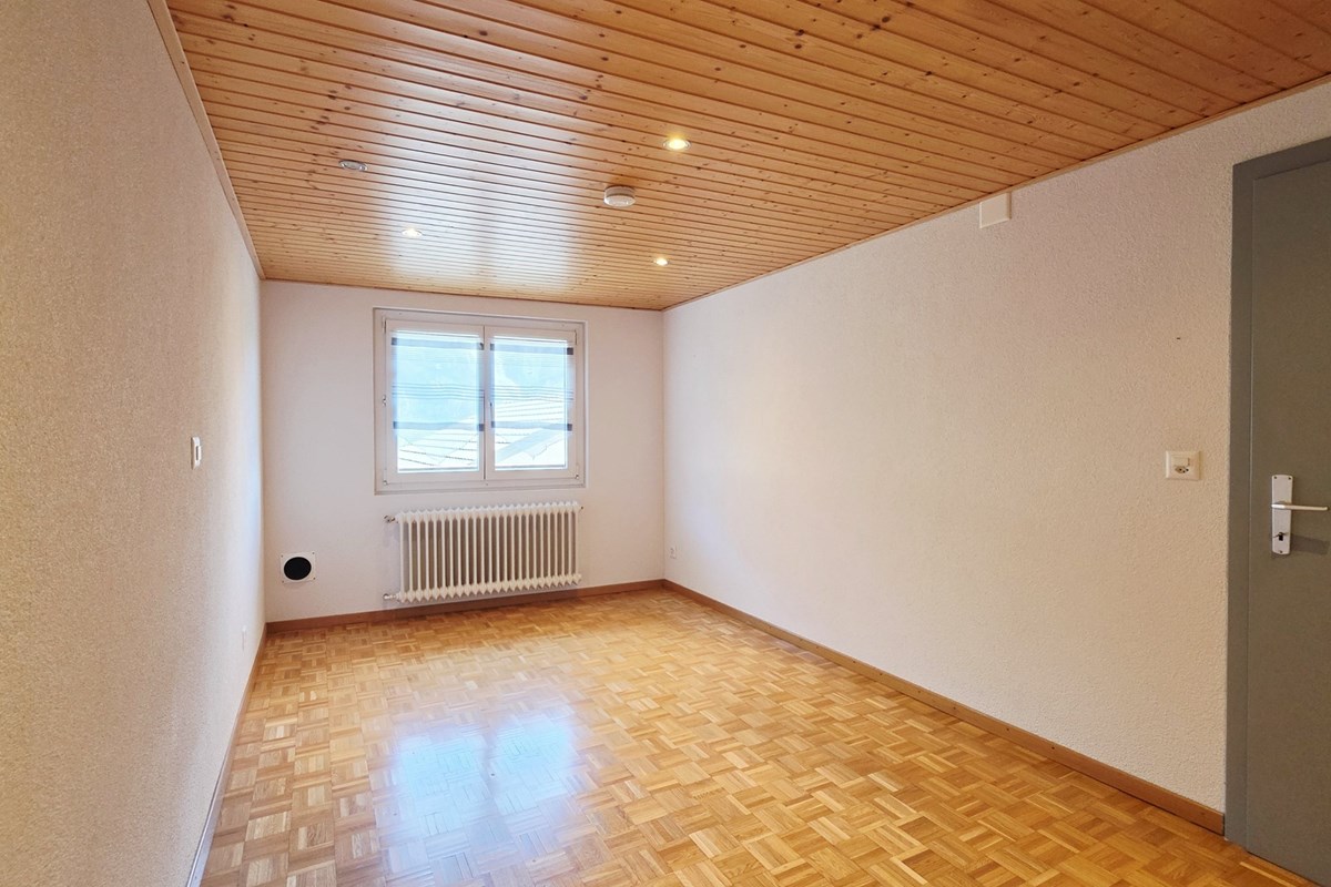 Wohnung - Kauf - Leuk, Wallis - 3.5 Zi-Wohnung in Leuk-Stadt_Zimmer 1a.jpg - Schlafzimmer - 119101007-741