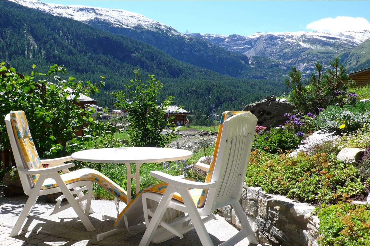 Wohnung - Vermietung - Zermatt, Wallis - 2148104_Aussicht-Terrasse-Sommer.JPG - 117400002-370