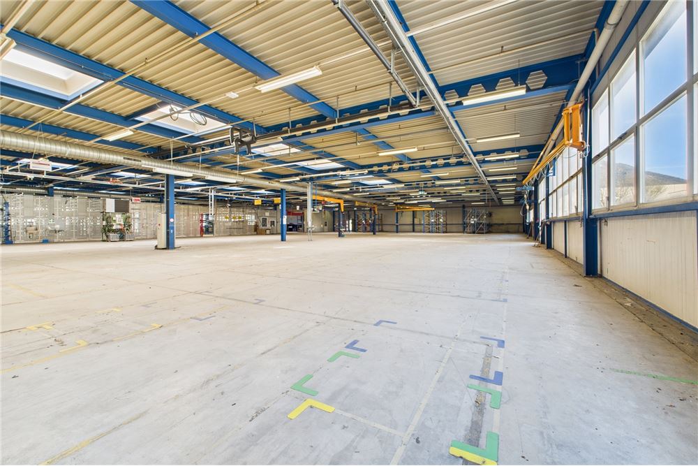 บ้านที่กั้นเป็นสองส่วน - อุตสาหกรรม - Biasca, Tessin - CH - 30 - 119001001-2933