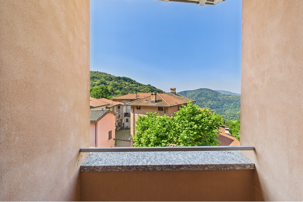 Einfamilienhaus - Kauf - Iseo, Tessin - 27. terrazzino camera da letto padronale.jpg - 119001097-16