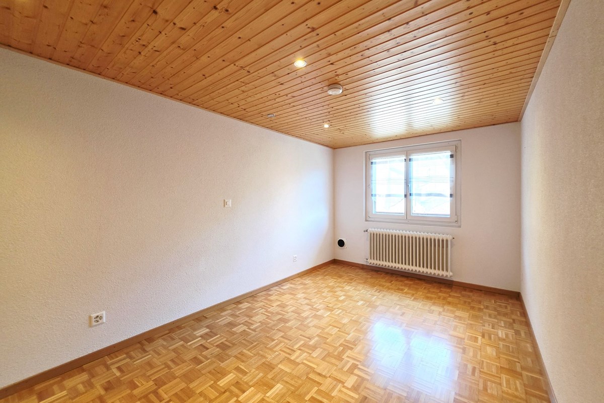 Wohnung - Kauf - Leuk, Wallis - 3.5 Zi-Wohnung in Leuk-Stadt_Zimmer 1.jpg - Schlafzimmer - 119101007-741