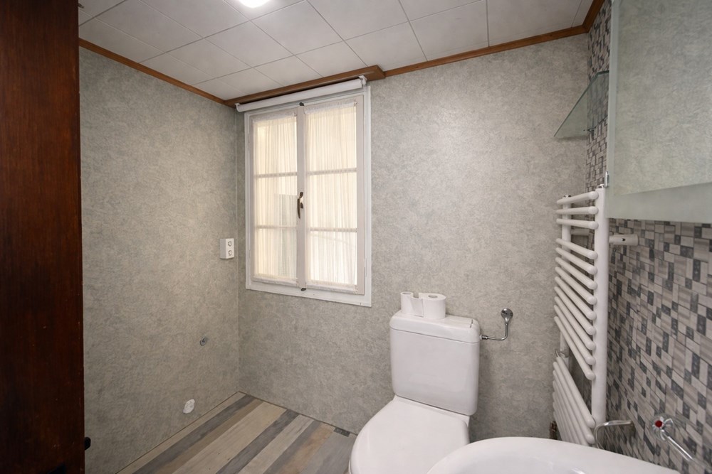 Einfamilienhaus - Kauf - Hofstetten bei Brienz, Bern - Bad DG KI.jpeg - 111211001-117