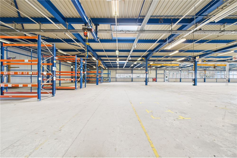 บ้านที่กั้นเป็นสองส่วน - อุตสาหกรรม - Biasca, Tessin - CH - 34 - 119001001-2933