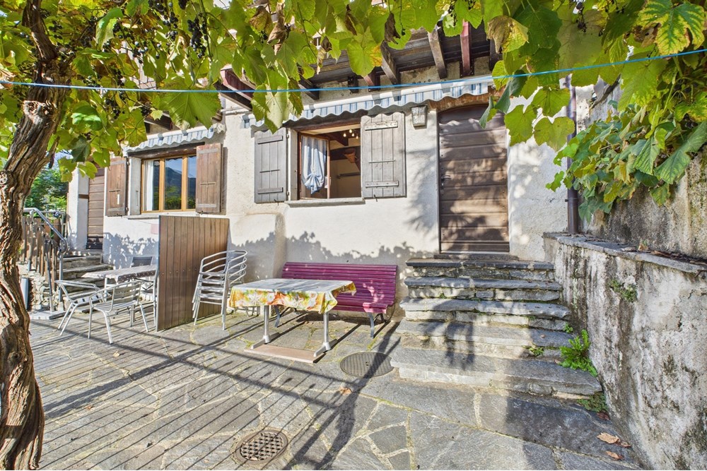 Residenziale - Villa Bifamiliare - Monteggio, Tessin - CH - CAM02262G0-PR0588-STILL003.jpg - 119001001-2948