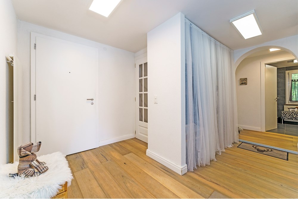 Résidentiel - Immeuble de Rapport - Epalinges, Waadt - Switzerland - Upstairs Hall.jpg - 119791003-366