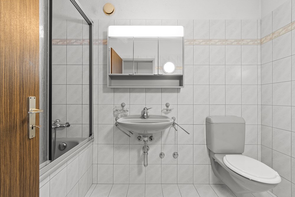 Wohnung - Kauf - Chur, Graubünden - Bad1.jpg - 119141007-795