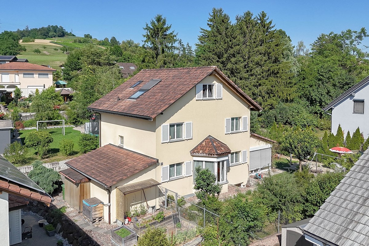 Einfamilienhaus - Kauf - Oeschgen, Aargau - oeschgen-oberer mühlerain 397-remaxfrick-zu kaufen-drohnesued (1 von 1).jpg - 110091005-1550