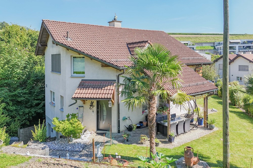 Einfamilienhaus - Kauf - Bözen, Aargau - bözen-unter den reben-fassaden (9 von 10).jpg - 110091020-154