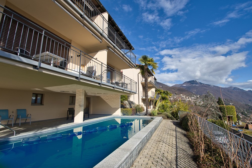 Ferienwohnung - Kauf - Orselina, Tessin - Poolansicht3.jpg - 111181001-23