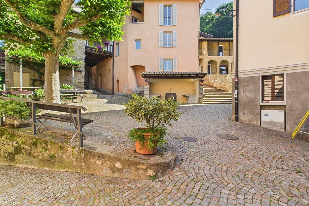 Einfamilienhaus - Kauf - Iseo, Tessin - tra 4-5 descrizione immobile.jpg - 119001097-16