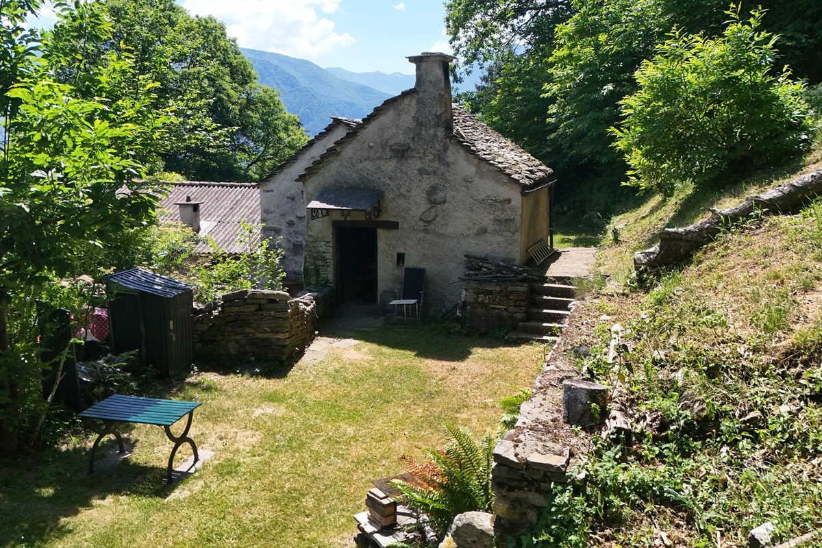 Einfamilienhaus - Kauf - Gorduno, Tessin - Drone Gorduno-2.JPG - 119291028-12