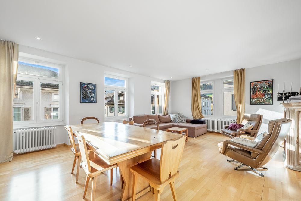 Residential House with Commercial Space Glarus, Glarus CH