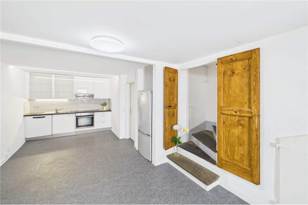 Einfamilienhaus - Kauf - Arogno, Tessin - Cucina, scala / Küche und Treppenhaus - 119001086-37