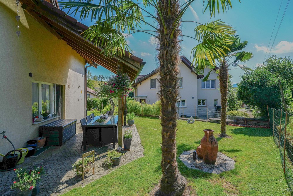 Einfamilienhaus - Kauf - Bözen, Aargau - bözen-unter den reben-sitzplatz-garten (1 von 1).jpg - 110091020-154