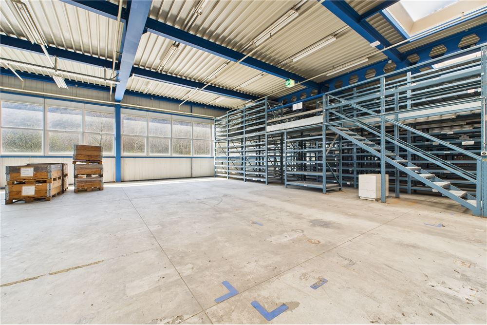 บ้านที่กั้นเป็นสองส่วน - อุตสาหกรรม - Biasca, Tessin - CH - 39 - 119001001-2933