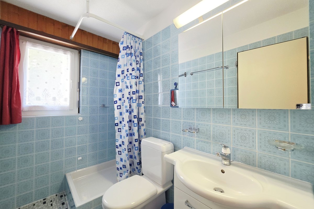 Wohnung - Kauf - Leukerbad, Wallis - 3.5 Zi-Wohnung in Leukerbad-DU-WC.jpg - Dusche - 119101007-745