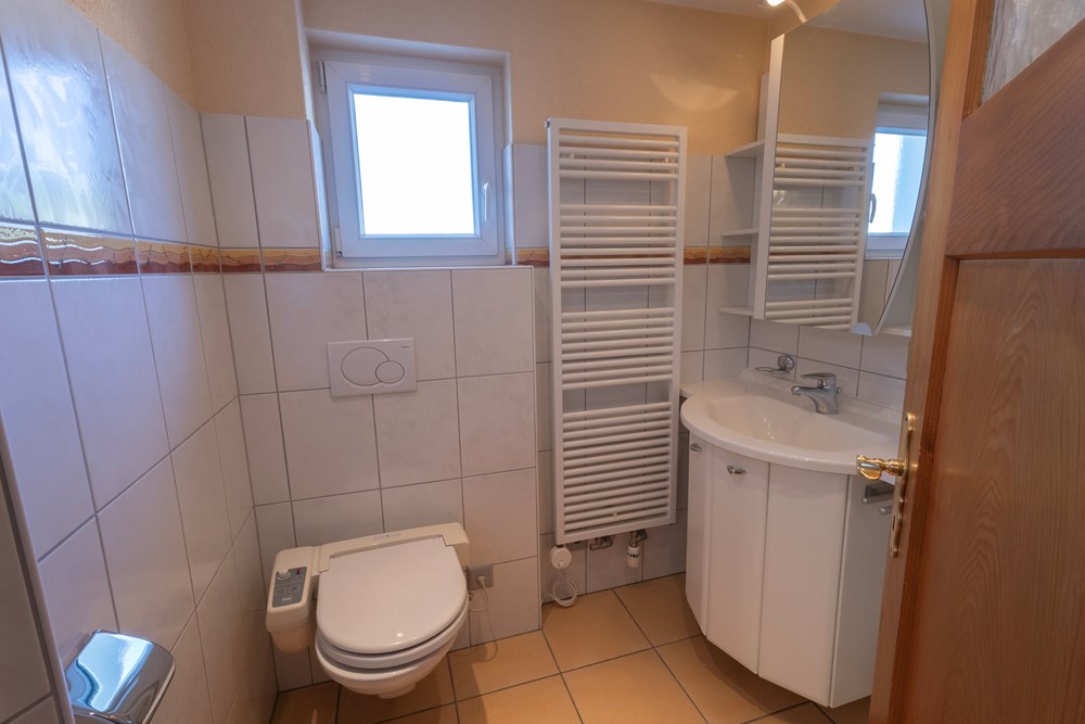 Einfamilienhaus - Kauf - Zetzwil, Aargau - OG Bad.jpg - 111301001-4