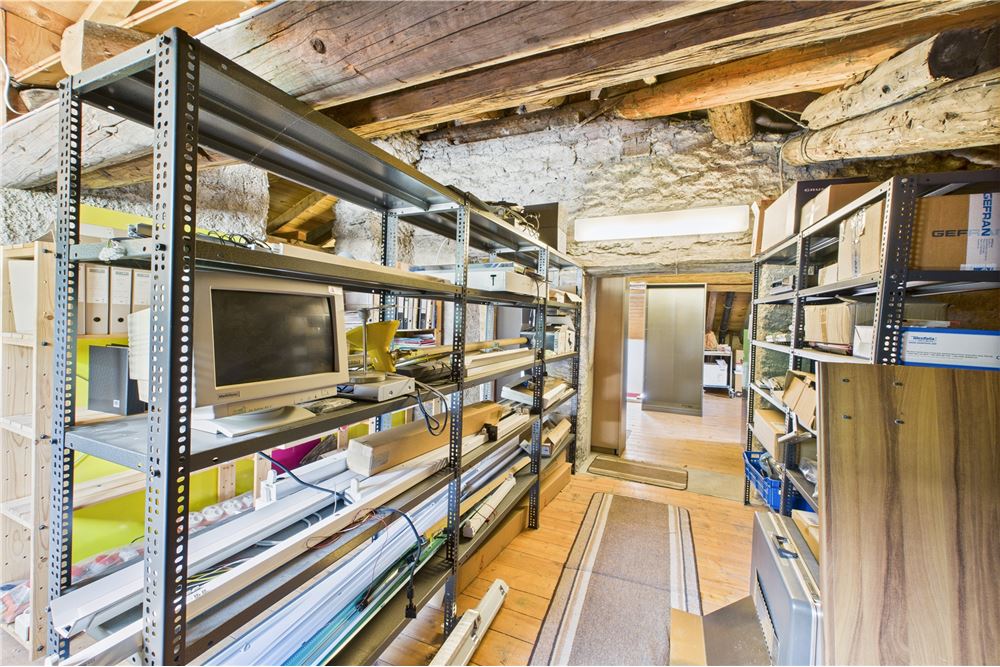 Comercial - Edificio - Quinto, Tessin - CH - 38 - 119001001-2893