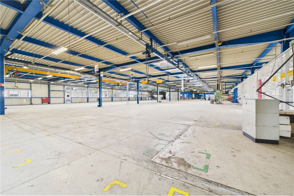 บ้านที่กั้นเป็นสองส่วน - อุตสาหกรรม - Biasca, Tessin - CH - 33 - 119001001-2933