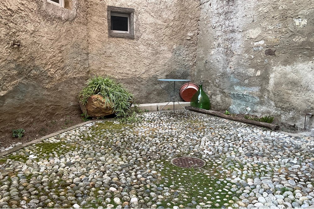 Wohnung - Haus - Arogno, Tessin - CH - Cortile interno.jpg - 119001050-297