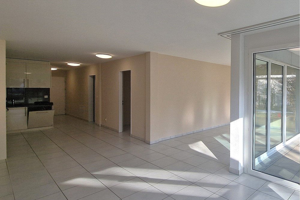 Andere - Kauf - Uster, Zürich - F_Wohnzimmer & Küche_3.5 Zi EG-ETW_Seestr. 23_Uster 8610.jpg - 119841002-95