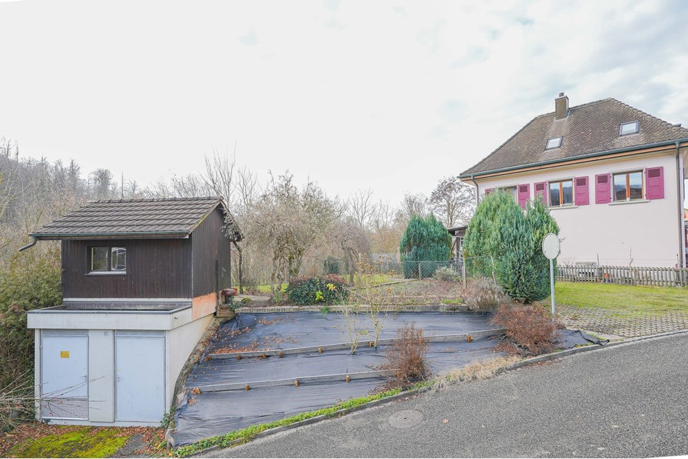 Einfamilienhaus - Kauf - Etzgen, Aargau - etzgen-dorfstrasse aussen 20-12-2025 (8 von 8).jpg - 110091020-149