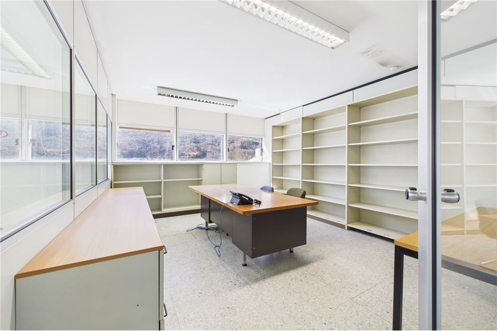 บ้านที่กั้นเป็นสองส่วน - อุตสาหกรรม - Biasca, Tessin - CH - 16 - 119001001-2933