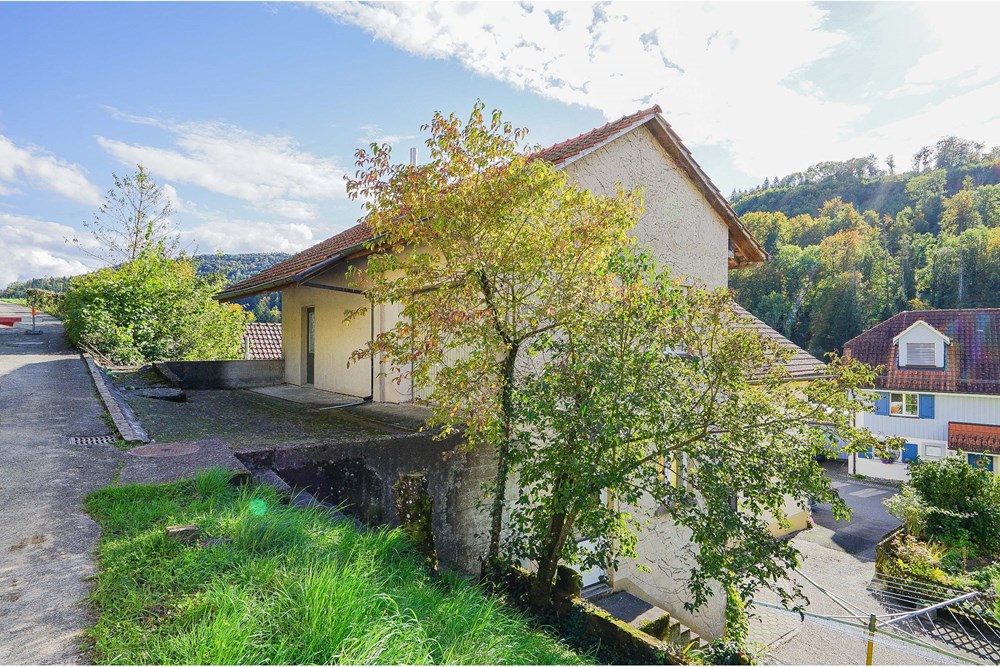 Einfamilienhaus - Kauf - Etzgen, Aargau - etzgen-dorfstrasse aussen  (2 von 6).jpg - 110091020-149