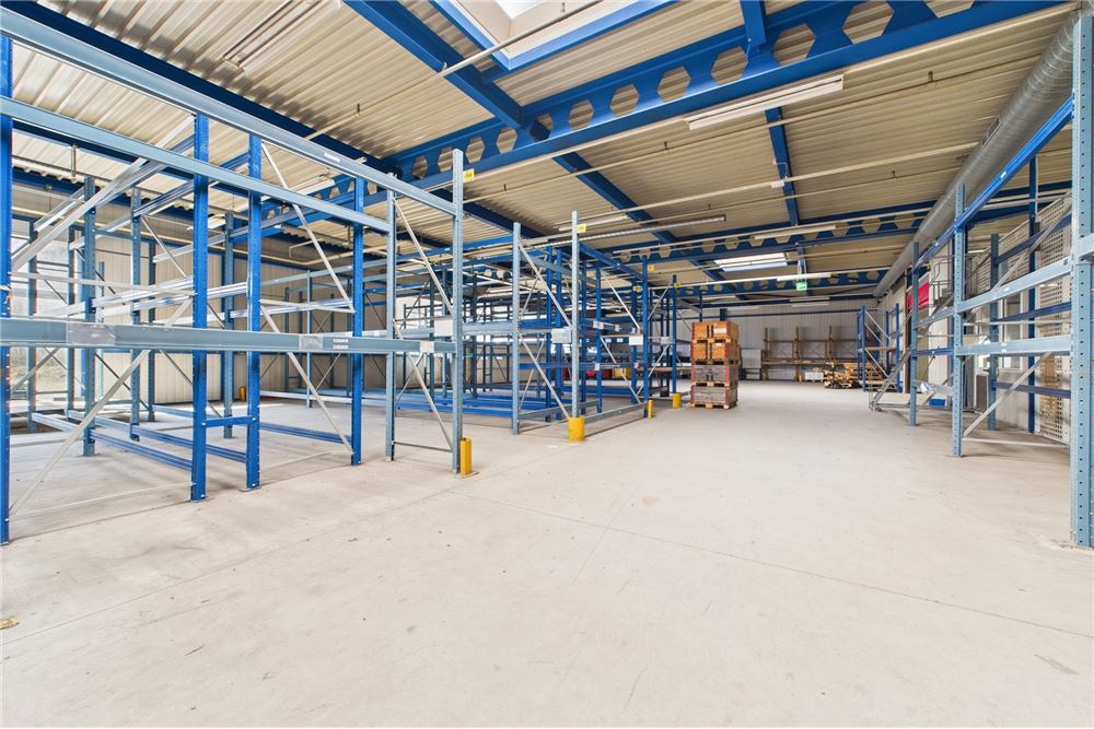 บ้านที่กั้นเป็นสองส่วน - อุตสาหกรรม - Biasca, Tessin - CH - 37 - 119001001-2933