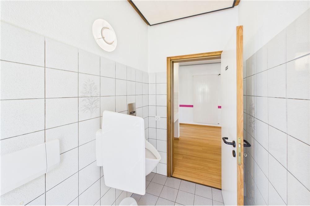 Comercial - Edificio - Quinto, Tessin - CH - 33 - 119001001-2893