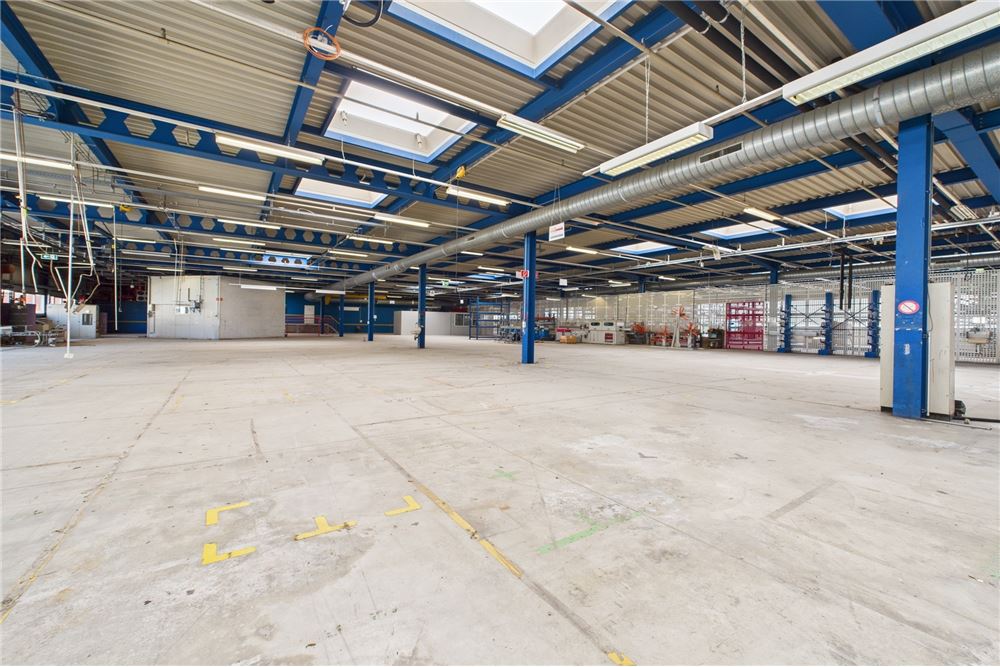 บ้านที่กั้นเป็นสองส่วน - อุตสาหกรรม - Biasca, Tessin - CH - 25 - 119001001-2933