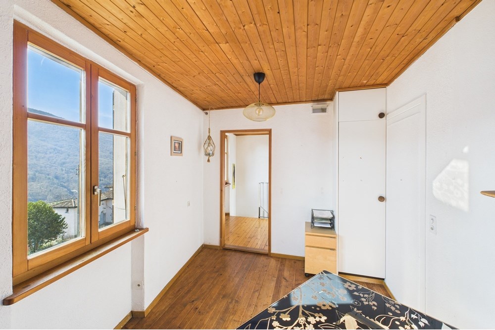 Mehrfamilienhaus - Kauf - Monteggio, Tessin - Antica camera sx P1 CAM02262G0-PR0448-STILL009.jpg - 119001050-286