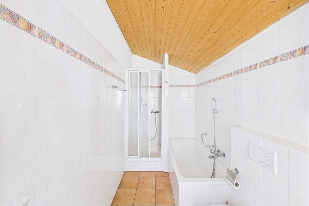 Einfamilienhaus - Kauf - Iseo, Tessin - 30. bagno con vasca e doccia .jpg - 119001097-16