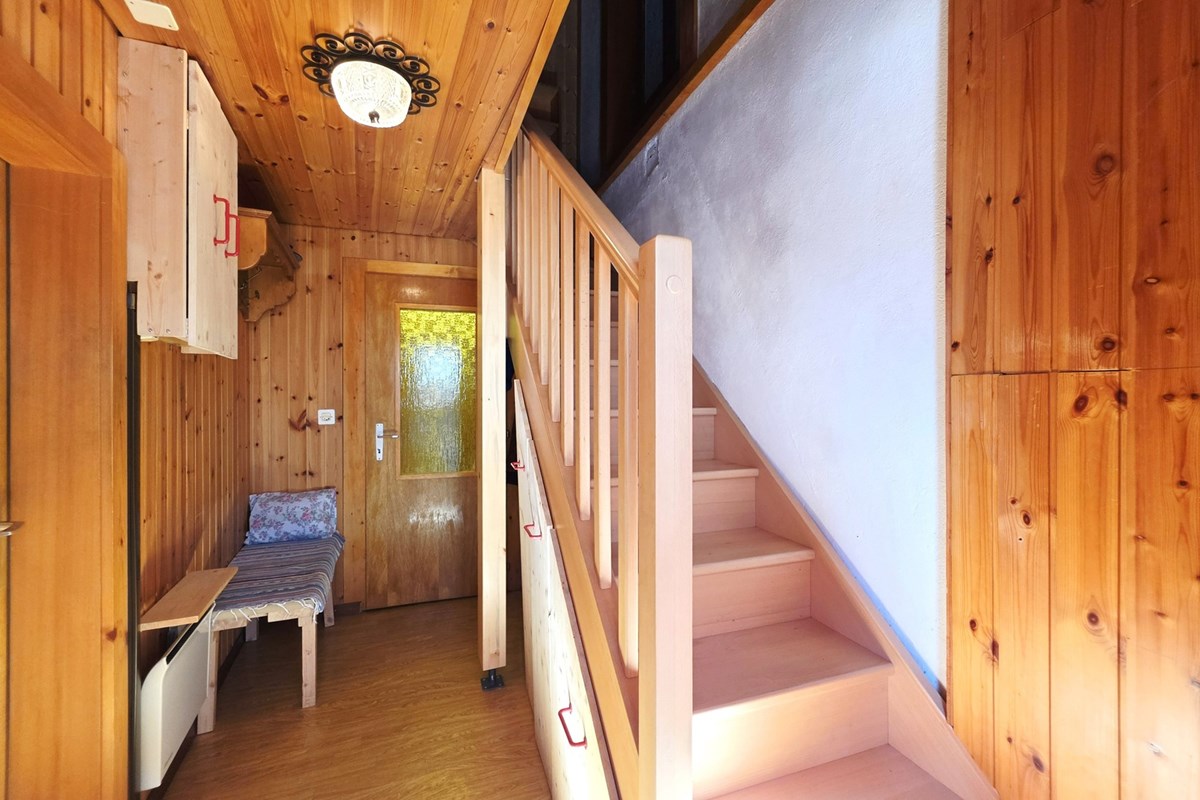Einfamilienhaus - Kauf - Leuk Stadt, Wallis - EFH Leuk-Stadt_Eingang-Garderobe.jpg - Eingangsbereich - 119101007-743