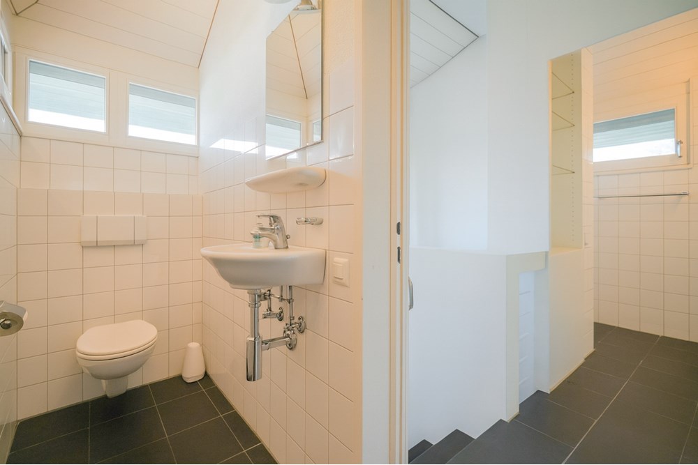 Einfamilienhaus - Kauf - Gipf-Oberfrick, Aargau - gipf-oberfrick-steinenweg 7-wc dg.jpg - 110091005-1526